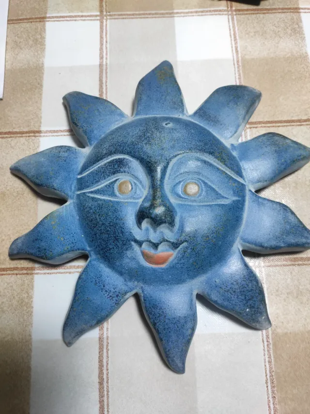 Figura Sol Decorativo Cerámica Azul