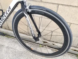 Bicicleta de carbono METTA