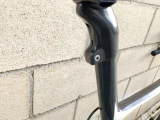 Bicicleta de carbono METTA