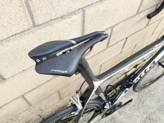 Bicicleta de carbono METTA