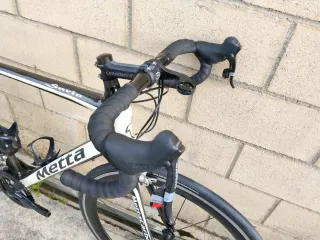 Bicicleta de carbono METTA