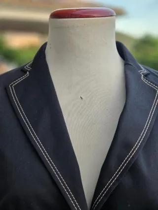 Chaqueta mujer bordada negra