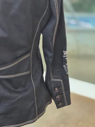 Chaqueta mujer bordada negra