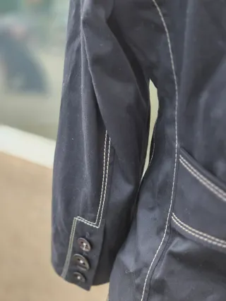 Chaqueta mujer bordada negra