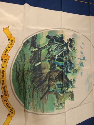 Foulard in seta con cavalli e scritta