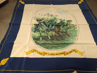 Foulard in seta con cavalli e scritta