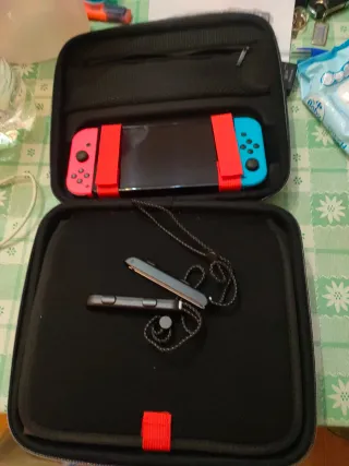 Nintendo Switch OLED 64GB + Joy-Con Azul/Rojo