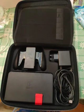 Nintendo Switch OLED 64GB + Joy-Con Azul/Rojo