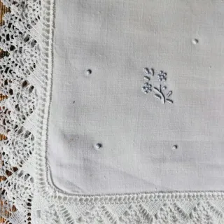 Juego de cama lino bordado y crochet hecho a mano