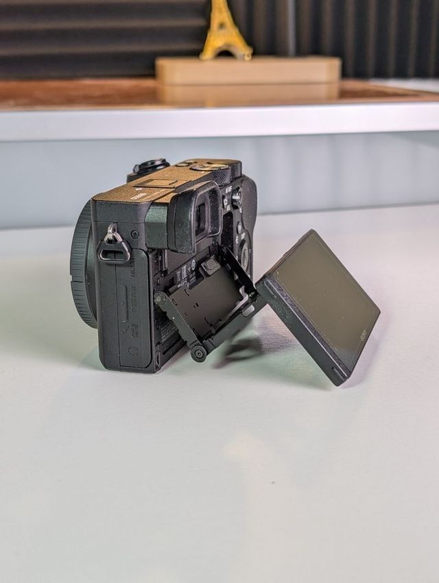 COMO NUEVA - Sony α6600- Cuerpo