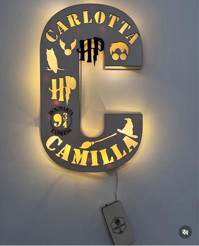 lampada a forma di Lettera