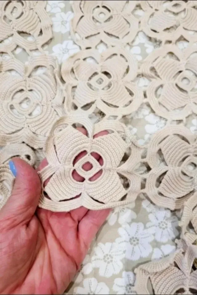 Mantel crochet beige algodón hecho a mano