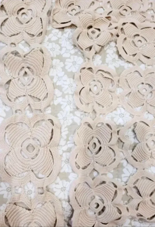 Mantel crochet beige algodón hecho a mano