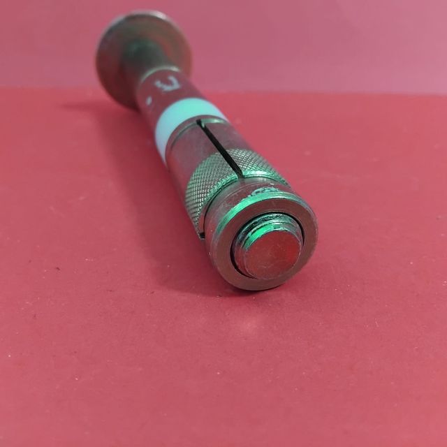 Perno de expansión de anclaje 18 cm