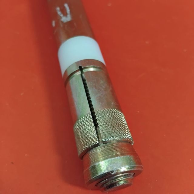 Perno de expansión de anclaje 18 cm