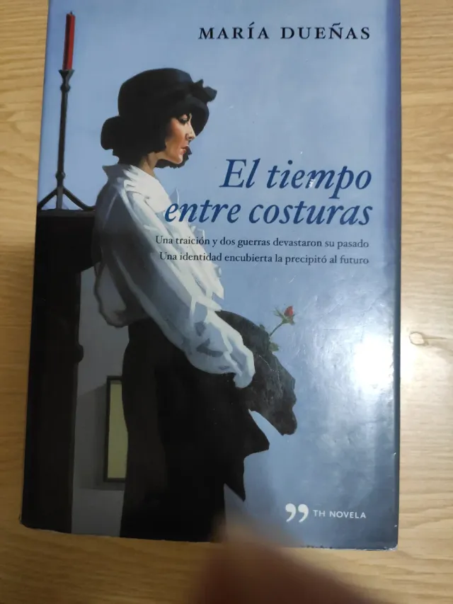 EL TIEMPO ENTRE COSTURAS