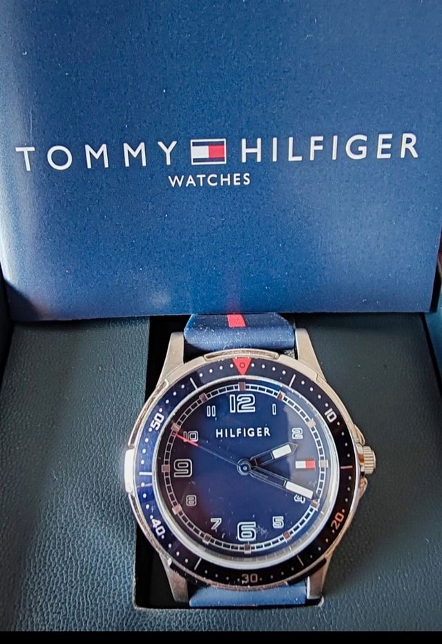 Reloj Tommy Hilfiger Azul y Plateado