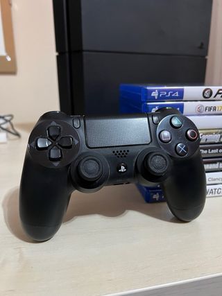 PlayStation 4 1TB con 1 Joypad e giochi