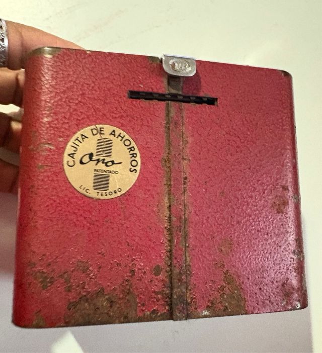 Caja de Ahorros Oro Antigua Metálica