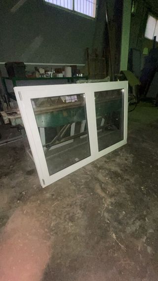 Ventana PVC Oscilobatiente Blanca