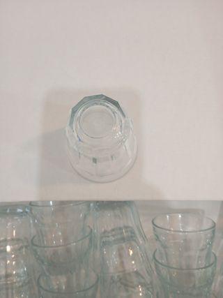 Bicchieri in vetro trasparenti
