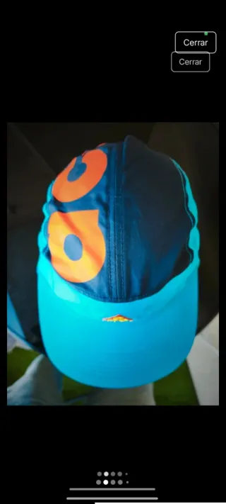 Gorra Nike ACG azul y naranja