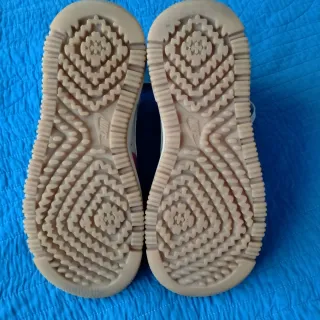 Zapatillas Nike Air Force 1 Beige y Rojo