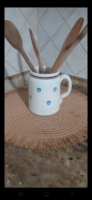 Boccale in ceramica decorato