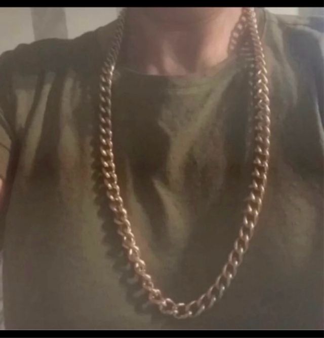 Collana lunga dorata a maglia antica