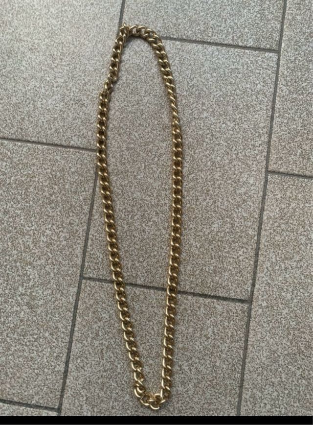Collana lunga dorata a maglia antica