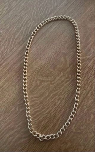 Collana lunga dorata a maglia antica