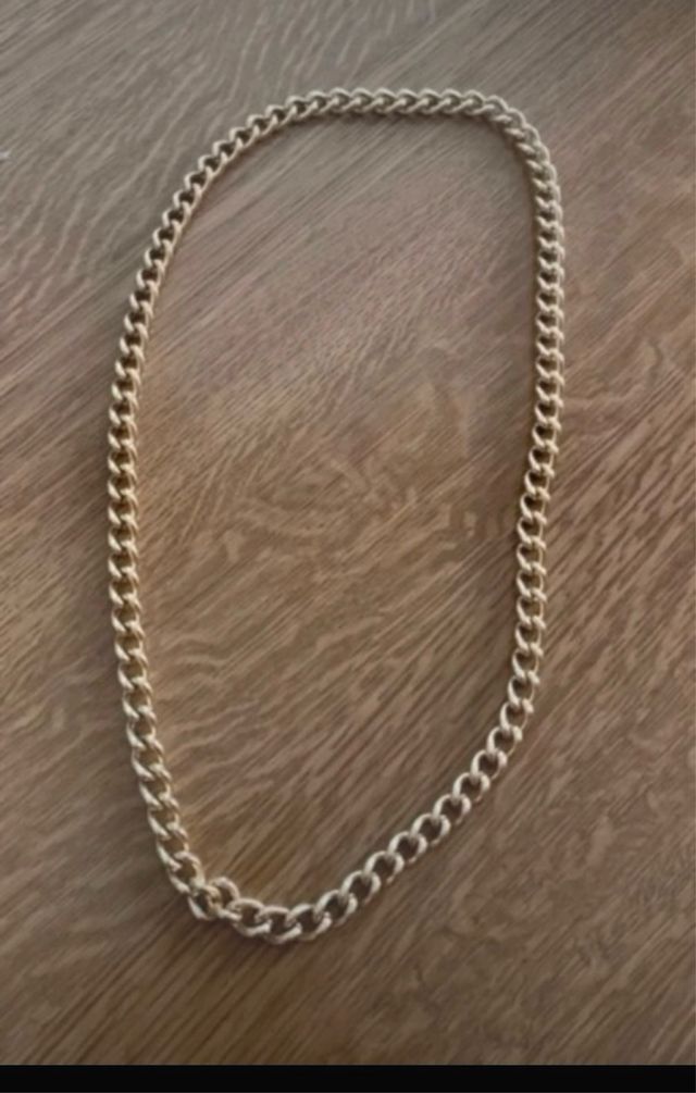 Collana lunga dorata a maglia antica