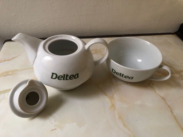 Tetera y Taza Deltea Porcelana Blanca