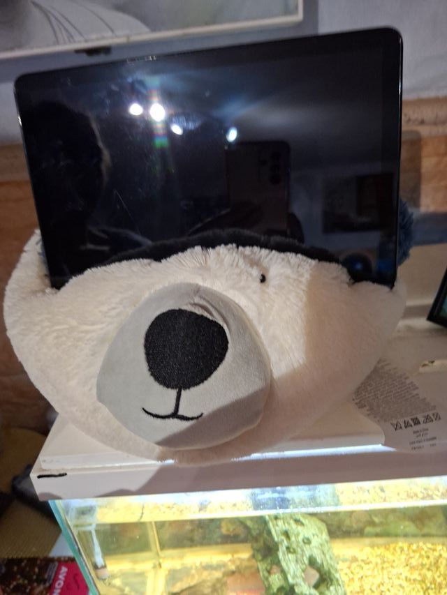 Porta tablet oso peluche.
