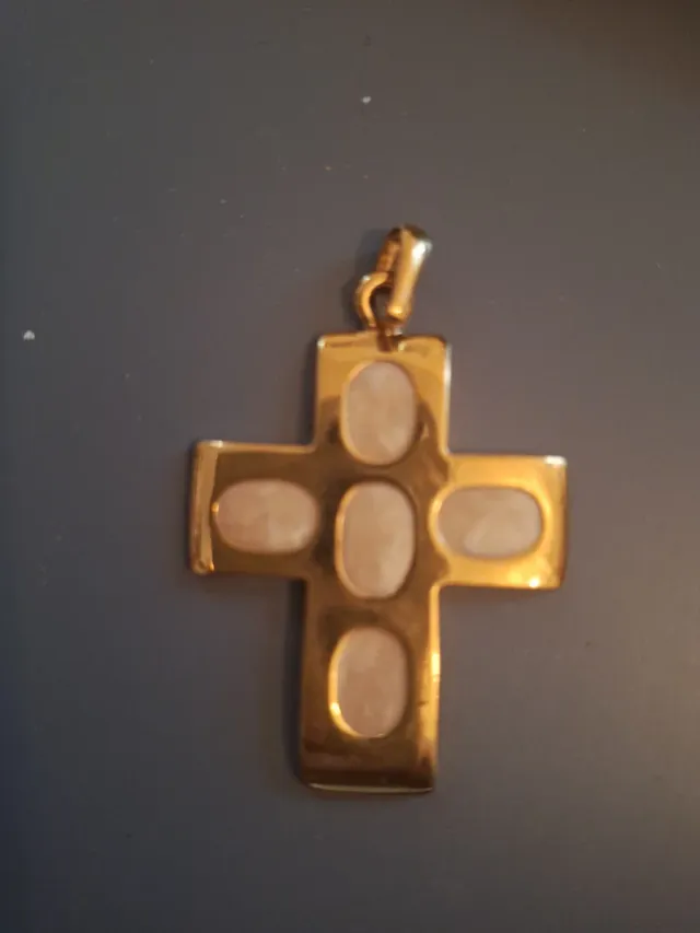 croce in oro smaltato