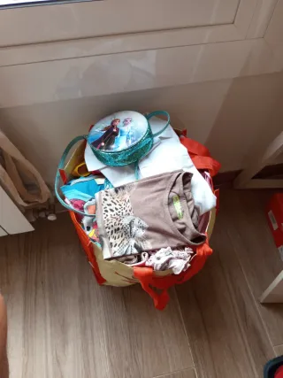Bolsa Ropa Niña y Complementos.