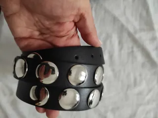 Cinturón de piel mujer con tachuelas