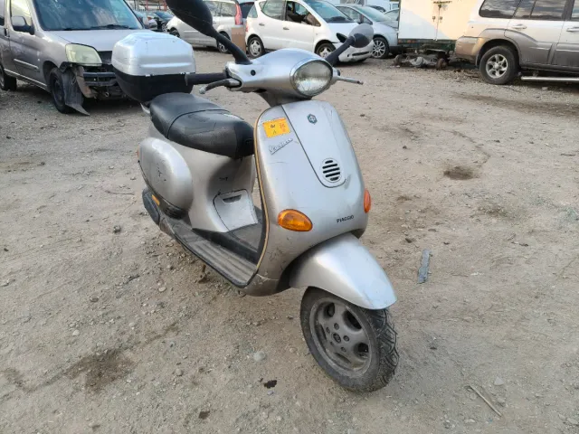 Vespa 49cc Plata