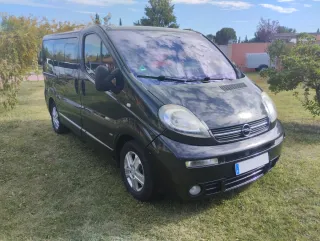 Opel vivaro life camper cama mesa