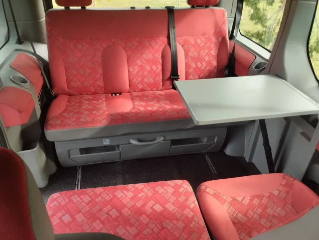 Opel vivaro life camper cama mesa