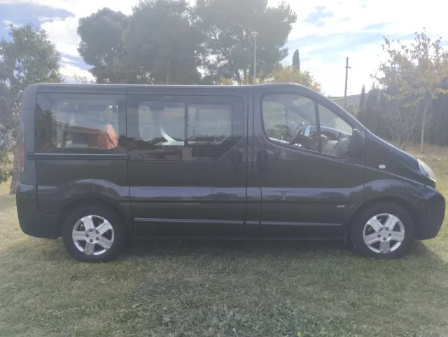 Opel vivaro life camper cama mesa