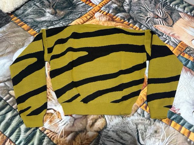 Jersey Rayas mostaza y Negras animal print