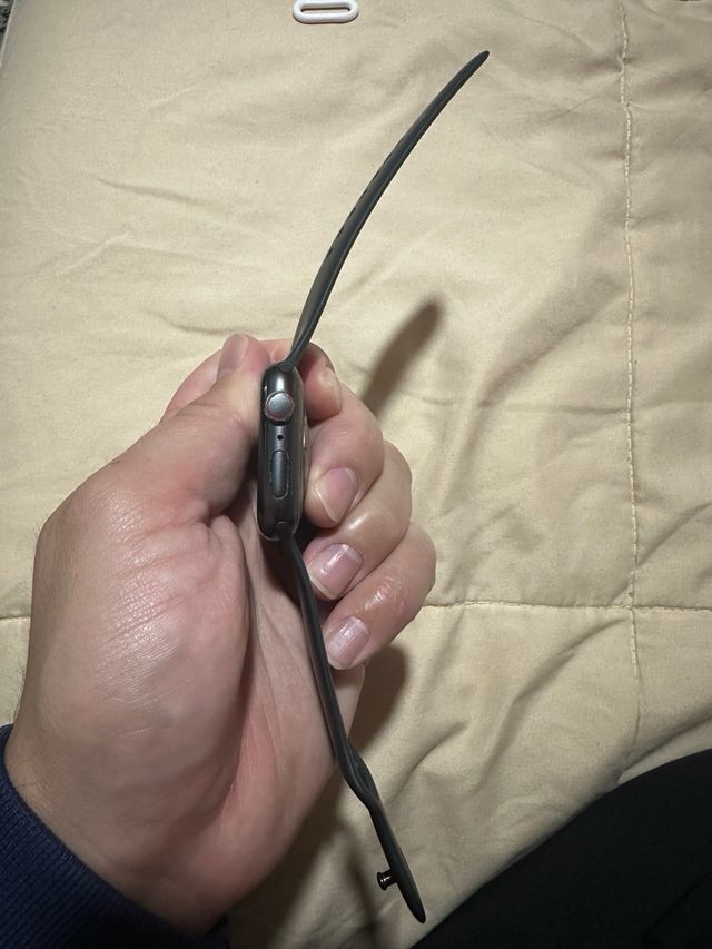 Apple Watch Series 5 Space Gray

44MM