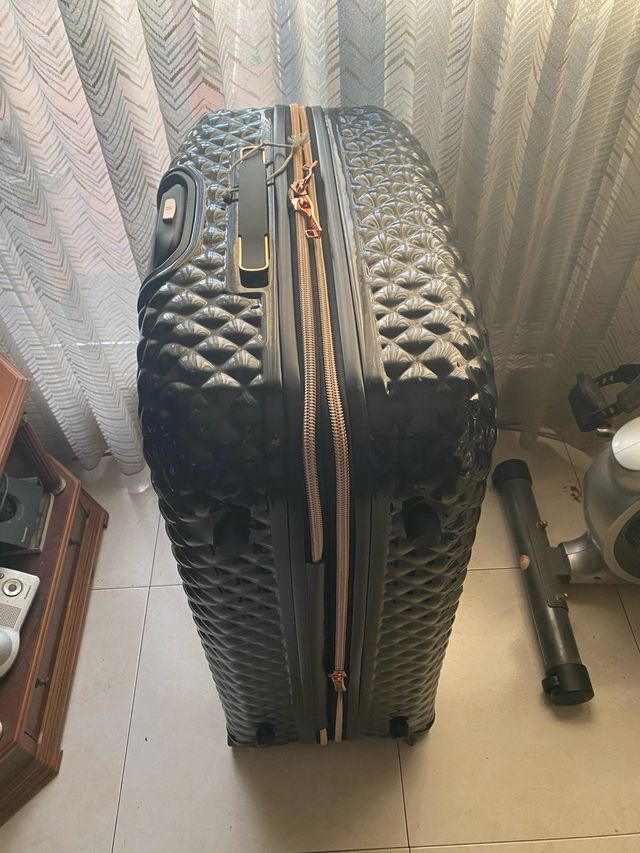 Maleta Gran capacidad Negra acharolada