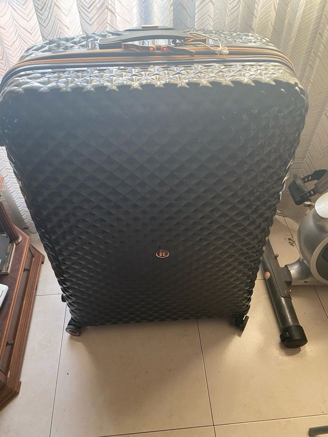 Maleta Gran capacidad Negra acharolada