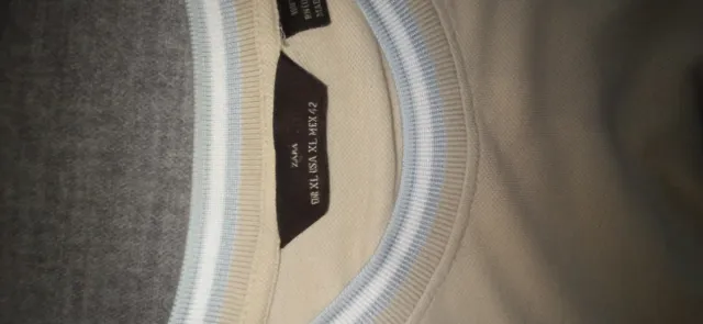 Camiseta Zara Hombre Beige y Blanca