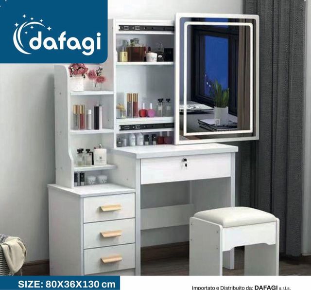 Toeletta con specchio e sgabello