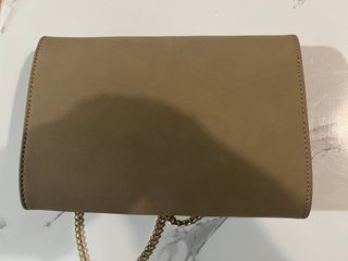 Bolso bandolera Miss Lulu beige y dorado