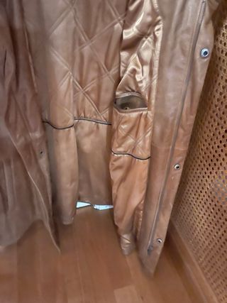 Chaqueta de cuero marrón, tres cuartas hombre.
