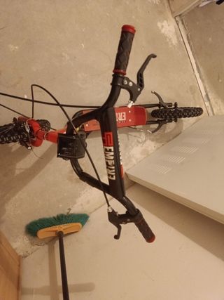 Patinete de ruedas neumáticas